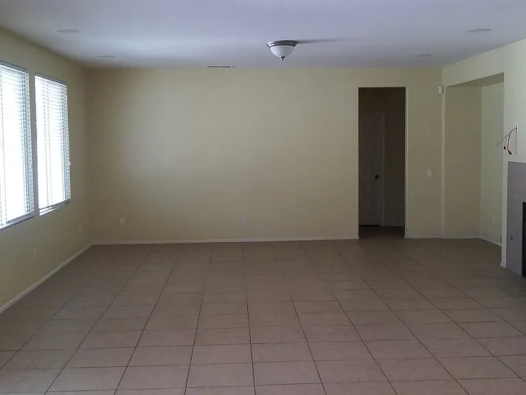 13384 Ava Loma Way — Photo 3