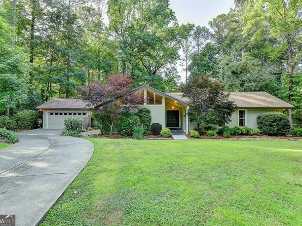 180 Mark Trl, Sandy Springs, GA 30328