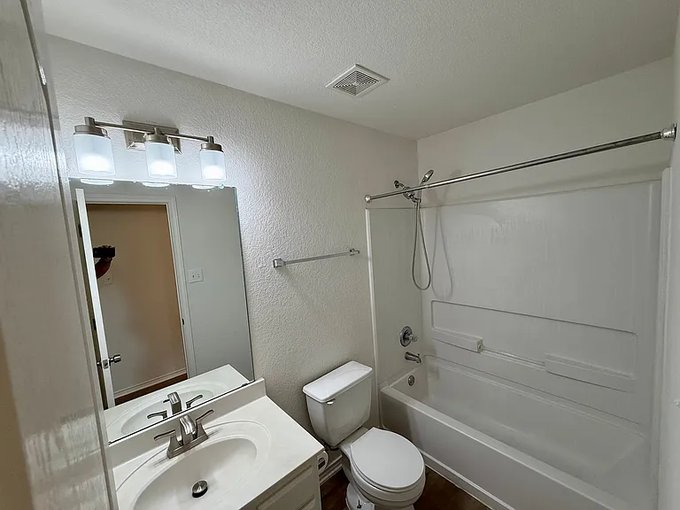 240 New Country Rd — Photo 13