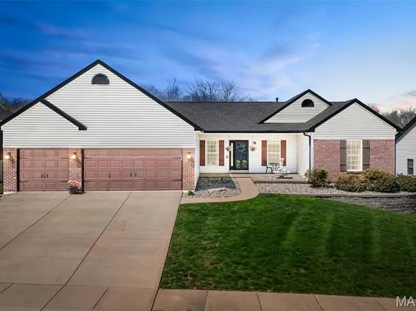 17 Eliot Ct, O'Fallon, MO 63366
