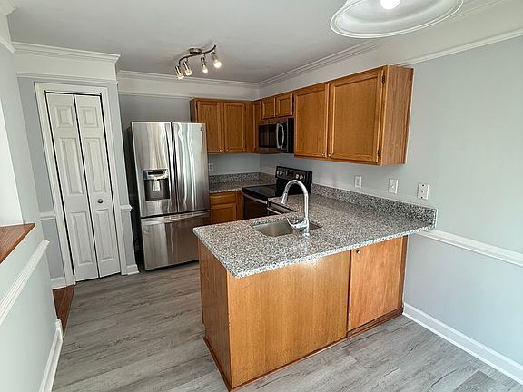 5th image of 105 Knollwood Ct