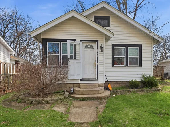 2634 Hanson St, Rockford, IL 61109