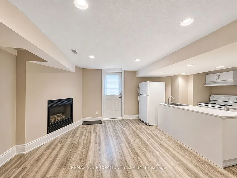 17 Morden Cres #BASEMENT — Photo 3