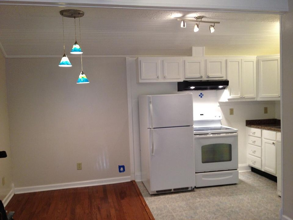 Kitchen, Dining area