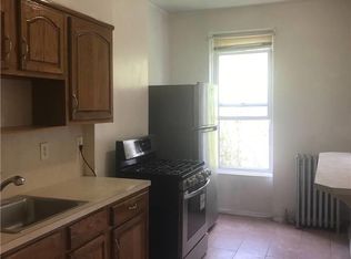 7016 67th Pl, Ridgewood, NY 11385