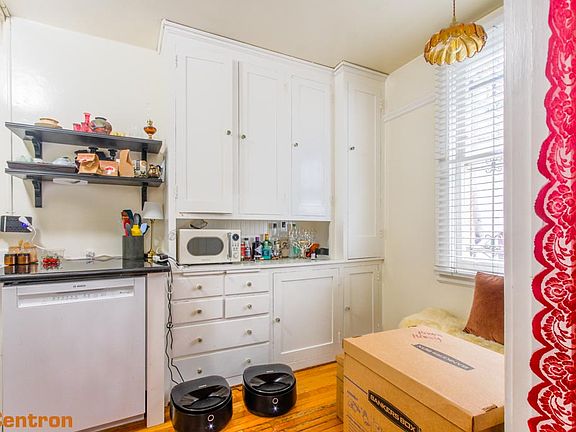 4th image of 1920 Sacramento St #2A