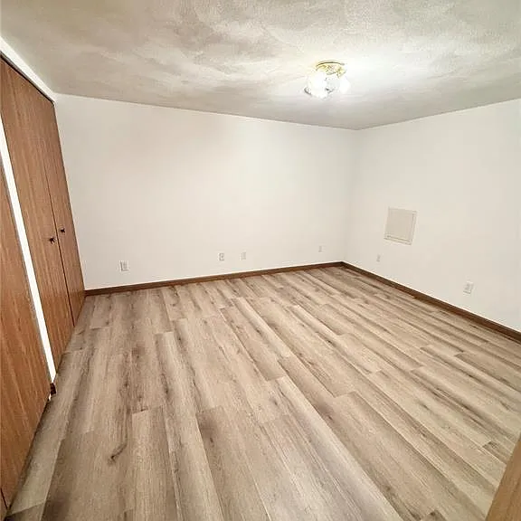 307 N Clinton St — Photo 14