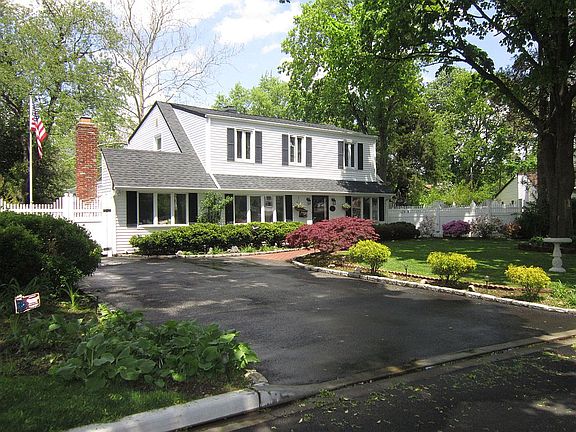 4th image of 358 Ivy Ave