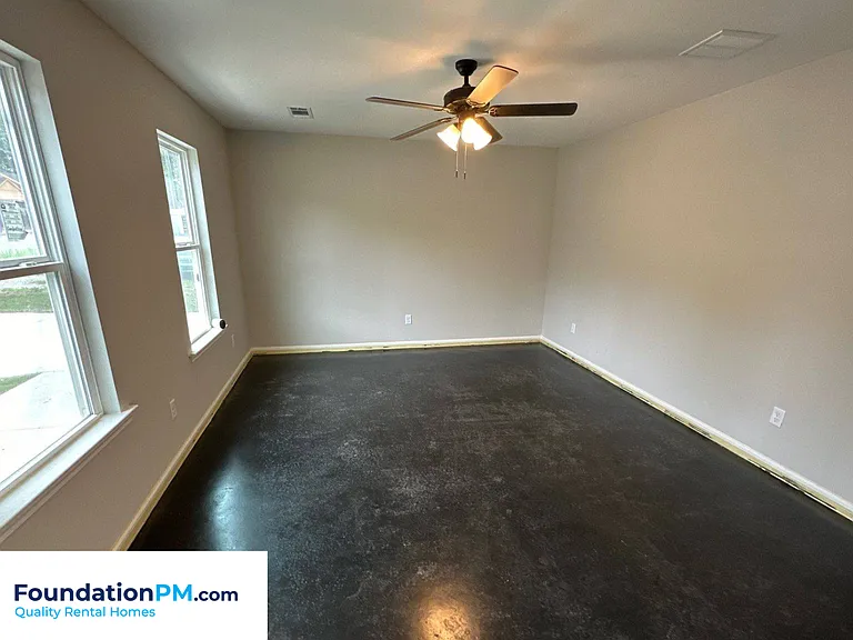 307 Harrell St — Photo 7