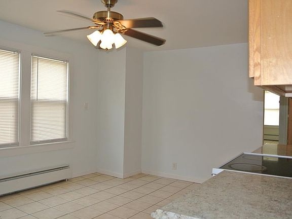 4th image of 8003 Lake Shore Blvd