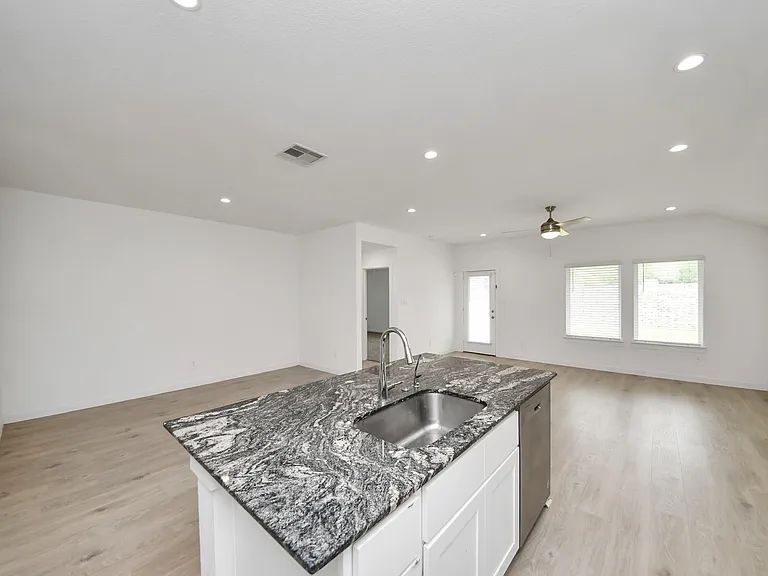 1618 Westway Dr — Photo 24