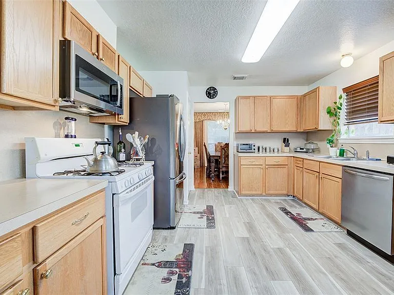 17015 Maricella Cir — Photo 11