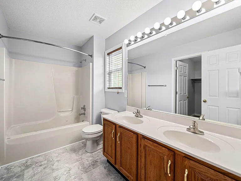 1115 Thornberry Dr — Photo 18