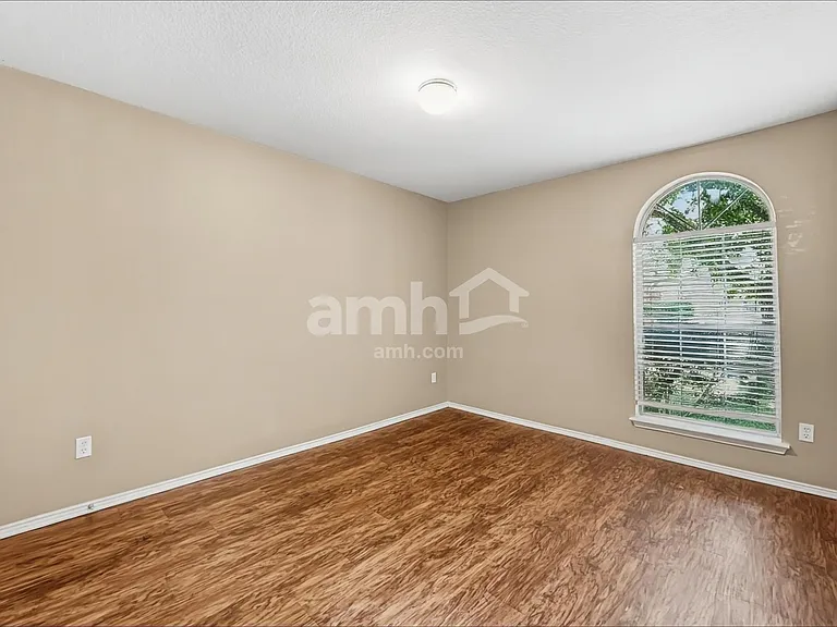 1120 Rio Bravo Dr — Photo 15