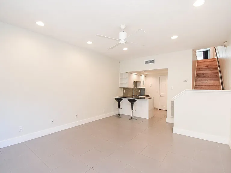 1829 Augusta Dr #31 — Photo 6