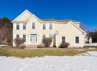 1 Honeysuckle Cir, Hopkinton, MA 01748