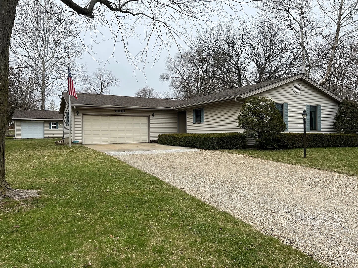 1206 W Dianne Ln photo 1