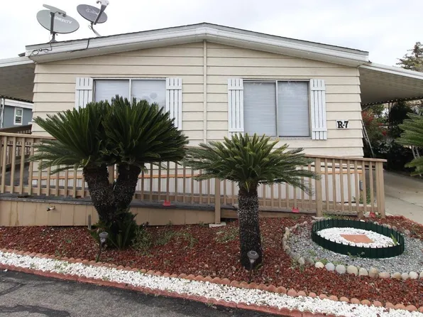 2400 W Midvalley Ave Spc R7, Visalia, CA 93277