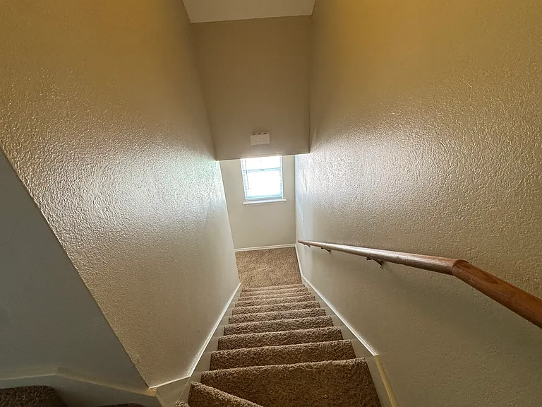 516 E Norris Dr — Photo 10