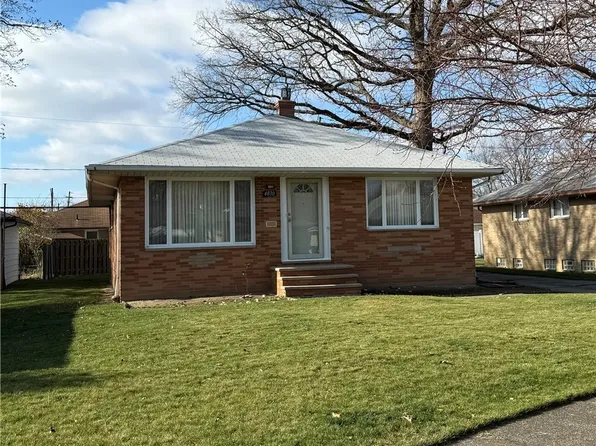 4830 Autumn Ln, Brooklyn, OH 44144