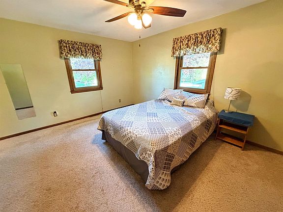 4th image of 903 Pine Ridge Ct