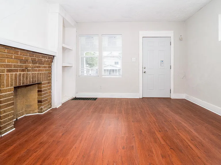 1157 Linwood Ave — Photo 6