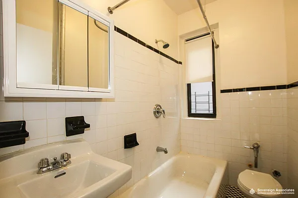 Rented by Sovereign Associates | media 29