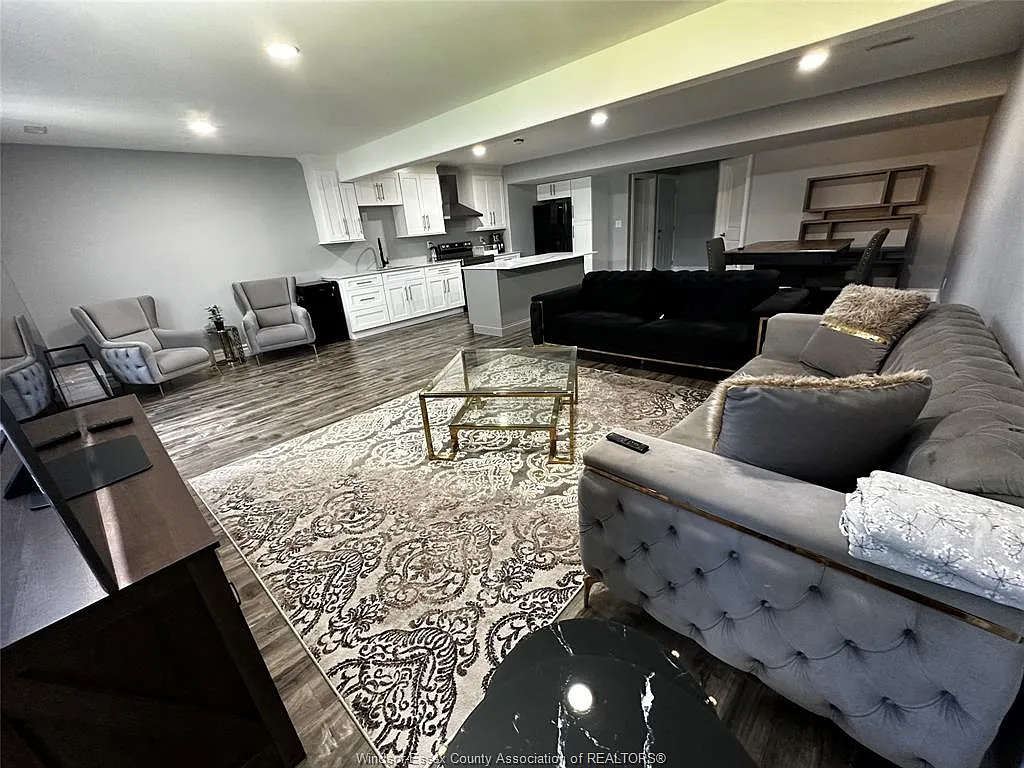 2 bed, $1,950 — Photo 3
