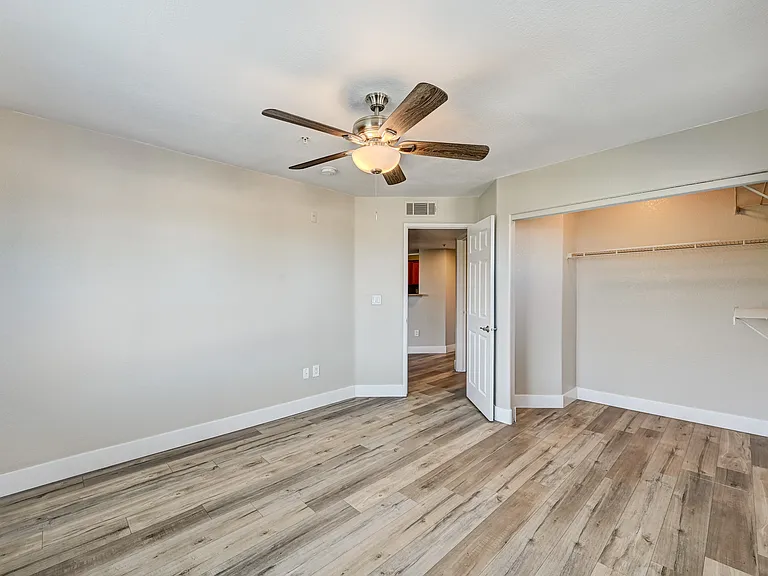 Borgata Condominiums — Photo 22