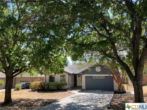 1133 Hilltop Dr, San Marcos, TX 78666