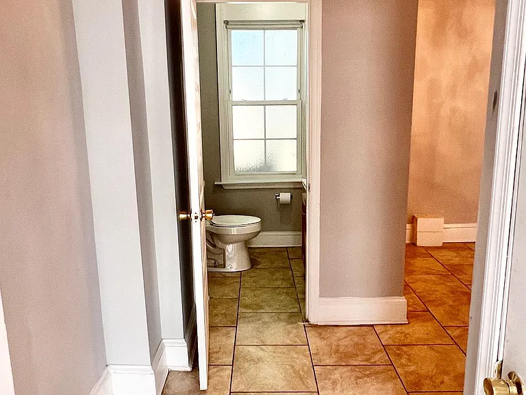 1029 Lancaster Ave — Photo 4
