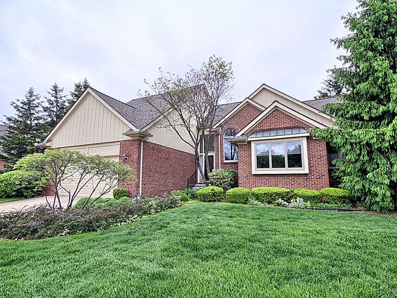 2nd image of 16229 Country Knoll Dr #8