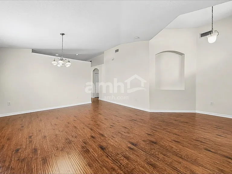 1002 Cristelle Jean Dr — Photo 7