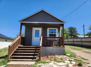 225 4th St, Ingram, TX 78025