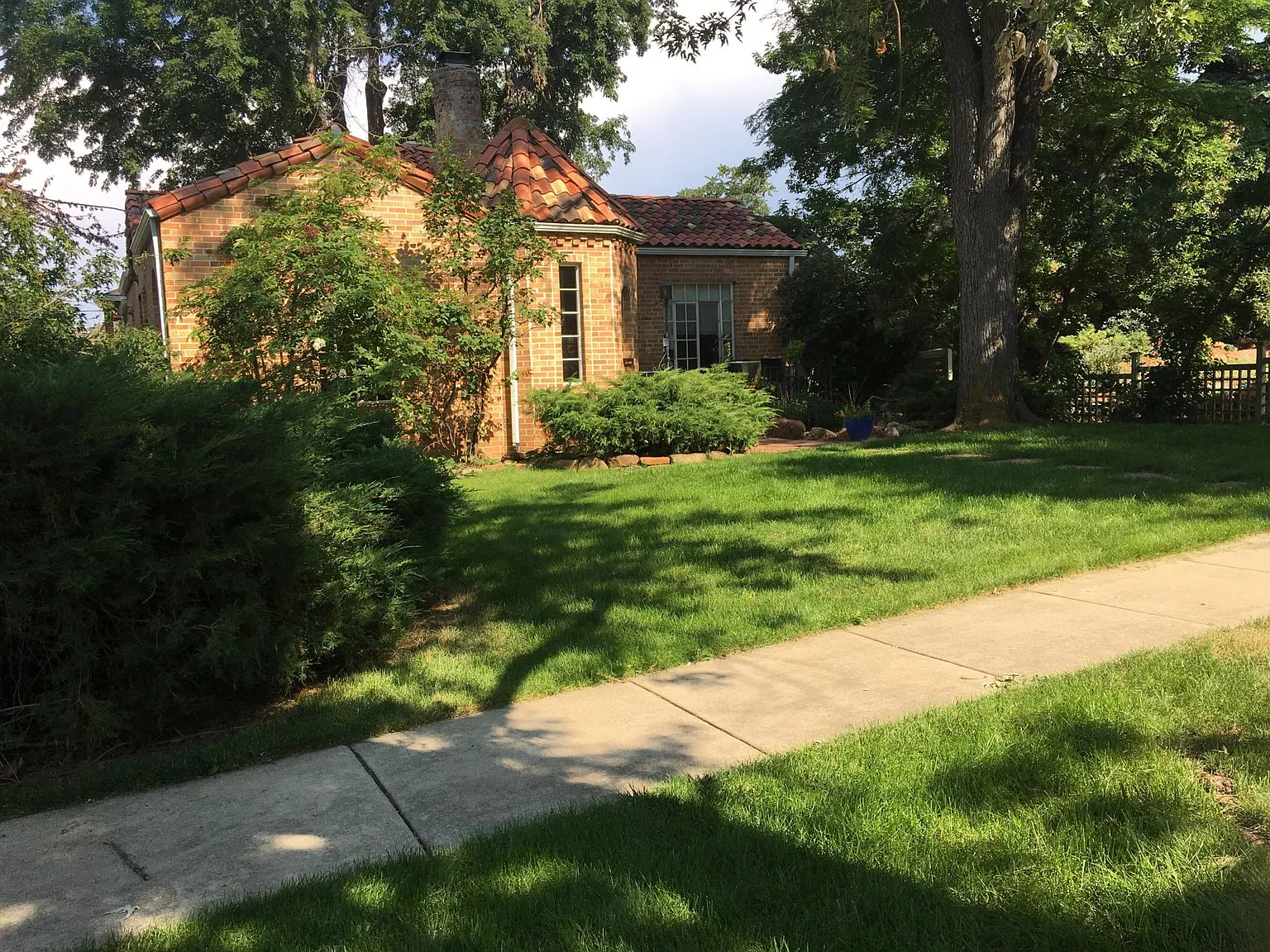 4 bed, 2350 sqft, $6,000 — Photo 3