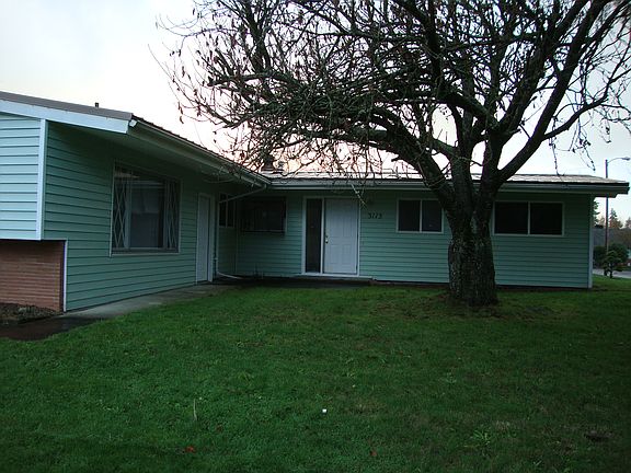 Front View along SE 143 Ave