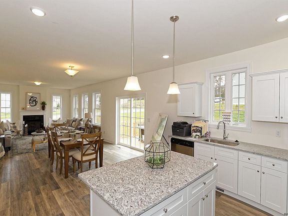 3rd image of 15 Tamarack St