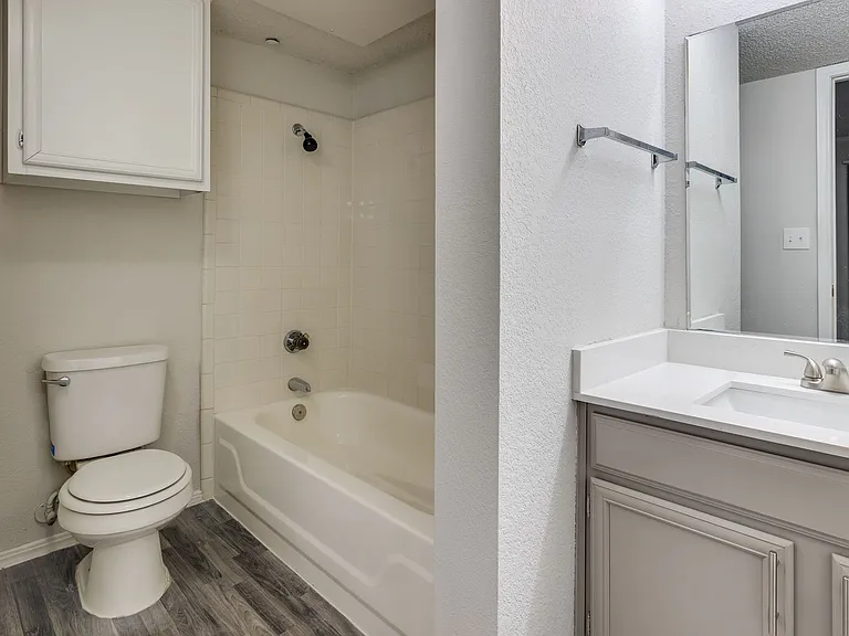 Lincoln Park Apartments — Photo 28