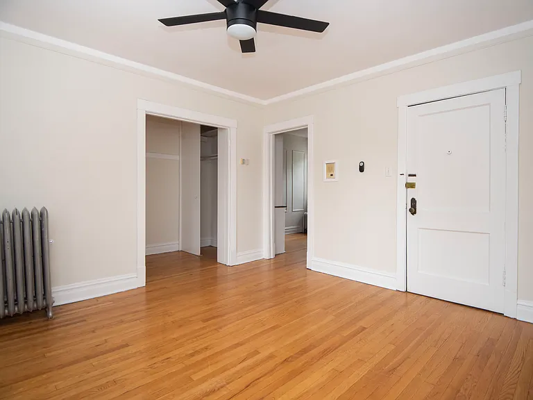 2537 N Seminary Ave #3 — Photo 5