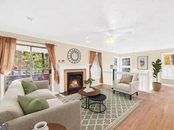 1482 N Crossing Cir NE, Atlanta, GA 30329