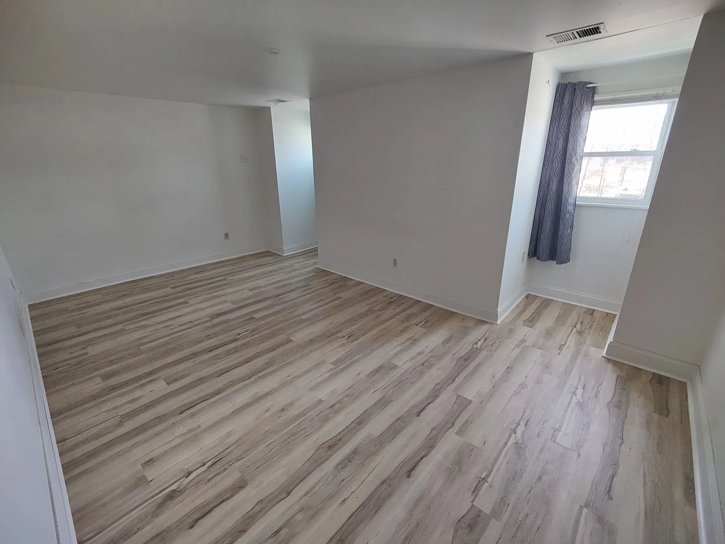 Glassport - 1 BR - 3rd Floor Apartment! — Photo 2