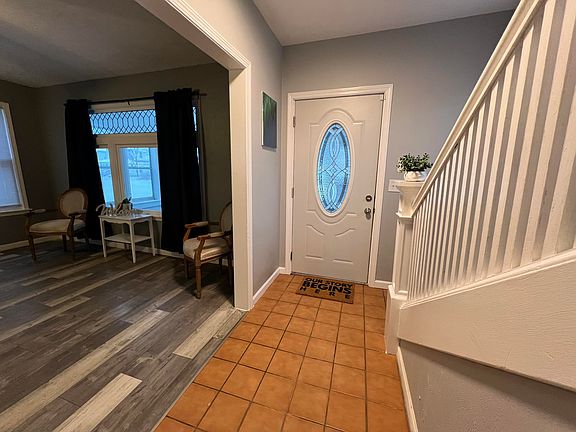 2nd image of 142 Winter St