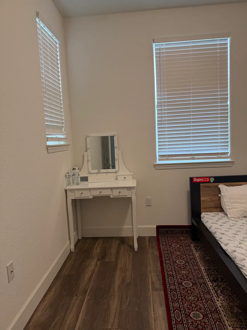 5594 Harveston Way photo 1
