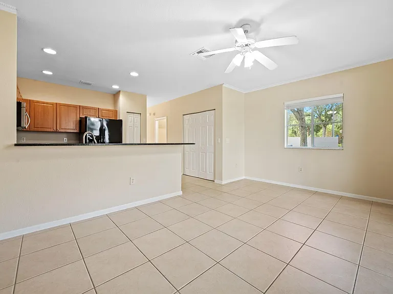 8299 SW 27th St #101 — Photo 7