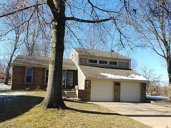 2nd image of 927 Appaloosa Ct