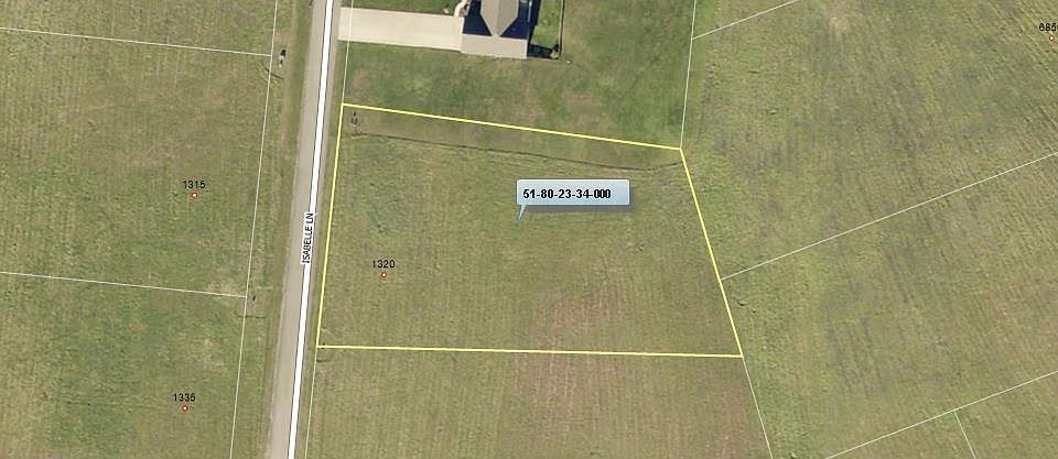 2nd image of 1320 Isabelle Ln