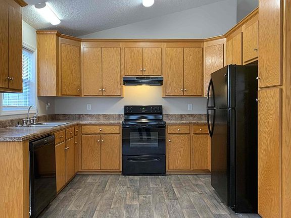 5th image of 2523 Joyce St