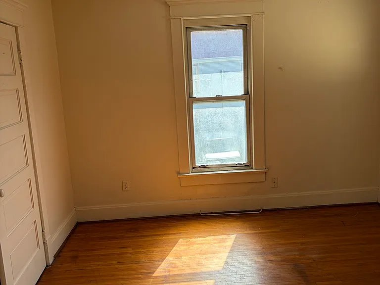 342 W Main St — Photo 3