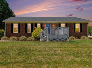 660 Brookmont Dr, Winston Salem, NC 27107