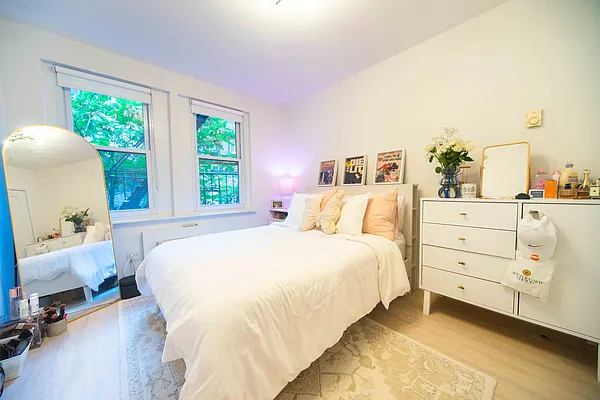 Rented by R New York | media 11